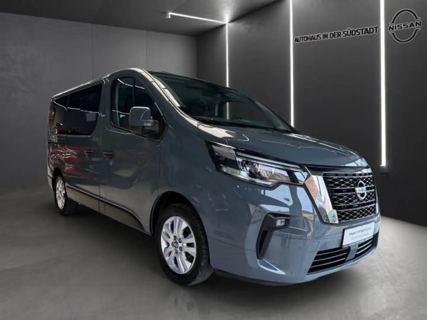 Nissan NV300 Kombi L1H1 2,8t TEKNA, SH, LED, Kamera Grau - 2