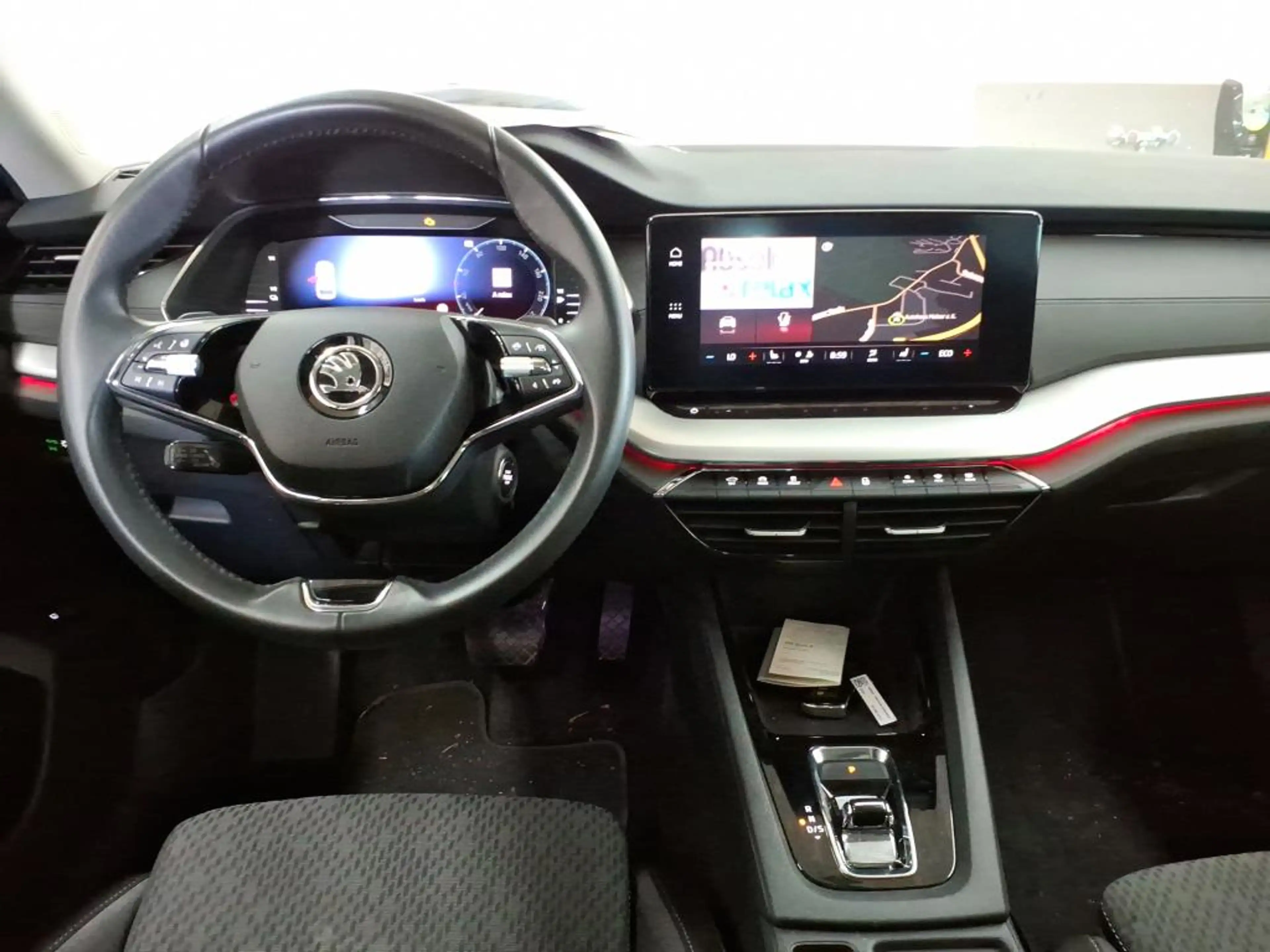 Skoda Octavia Combi 1.4 TSI iV 204pk DSG PHEV Ambition / Matrix — photo 12