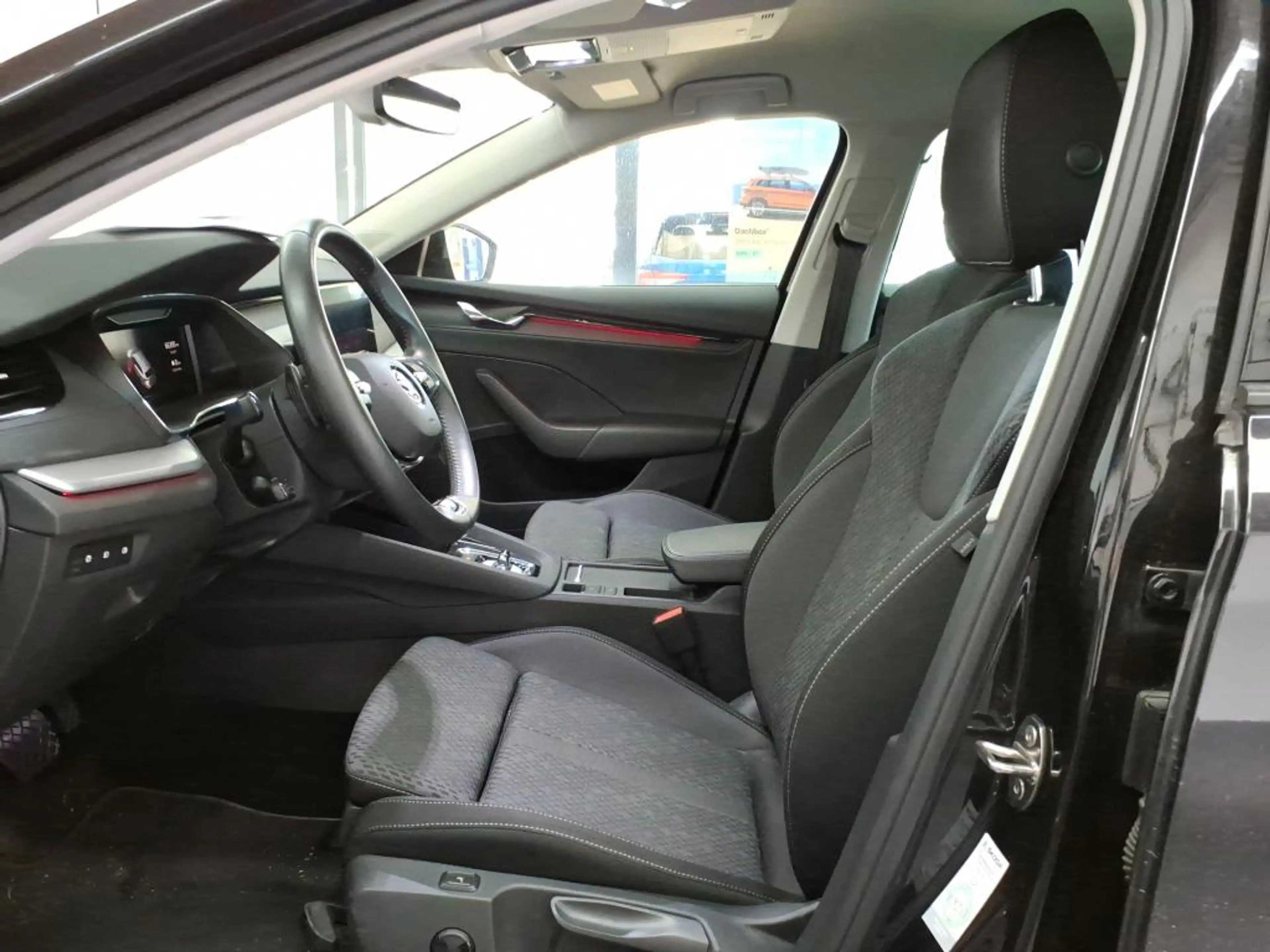 Skoda Octavia Combi 1.4 TSI iV 204pk DSG PHEV Ambition / Matrix — photo 9