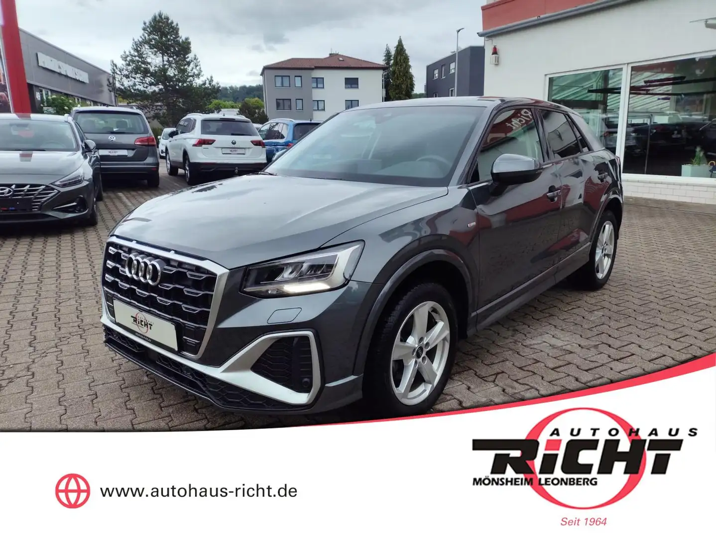 Audi Q2 35TFSI S-Line Navi LED SHZ PDC Grijs - 1