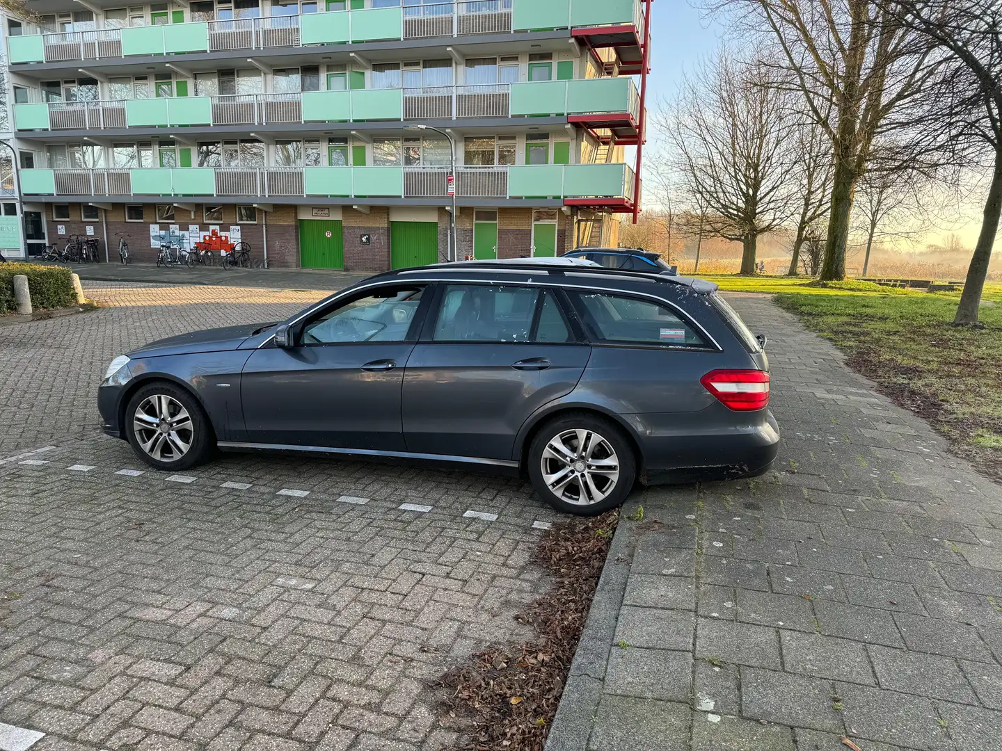 Mercedes-Benz E 220 E 220 Bns Cl. Eleg Grijs - 1