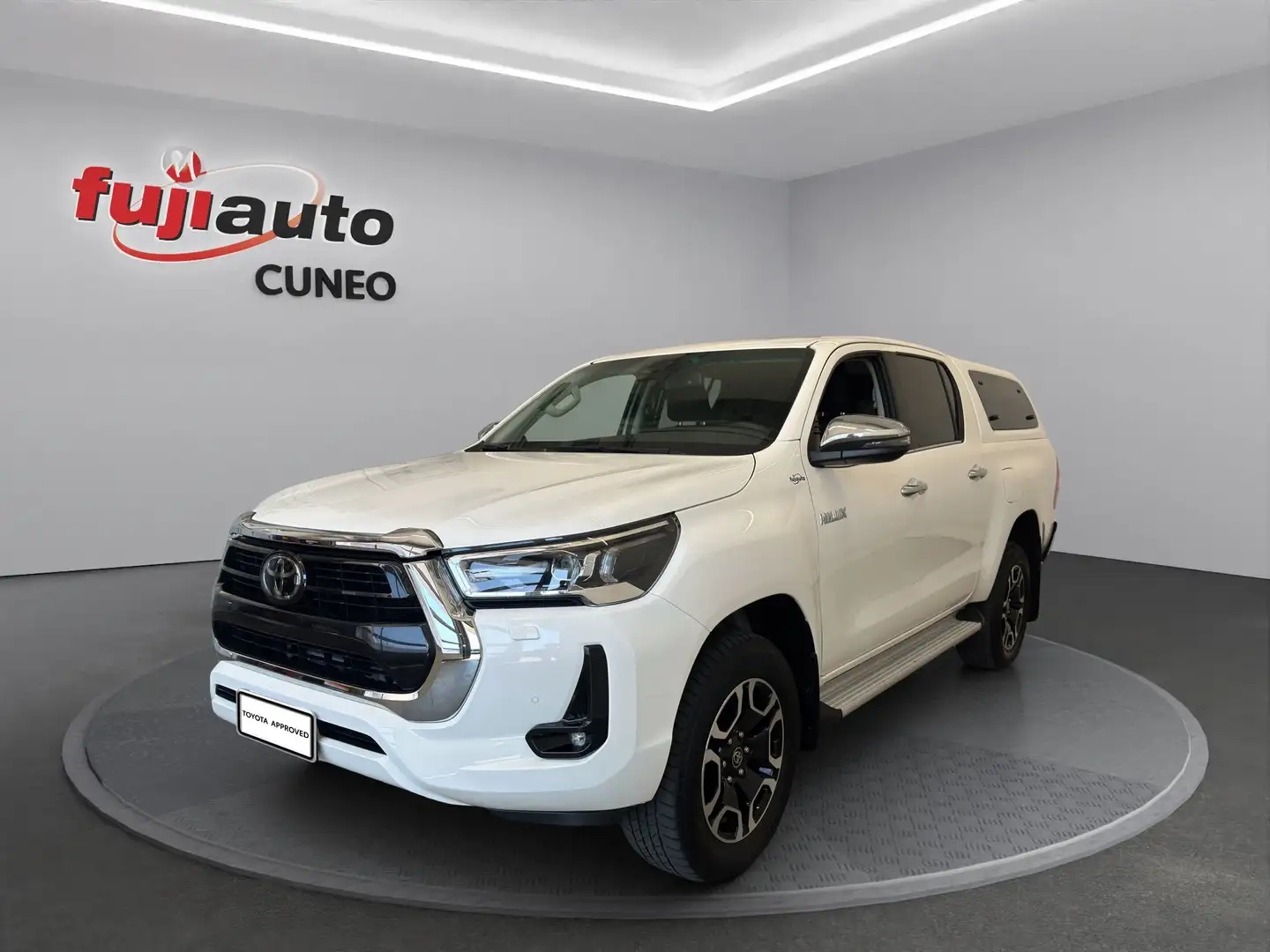 Toyota Hilux Hilux 2.4 d-4d C&C 4x2 Hilux my19 Wit - 1