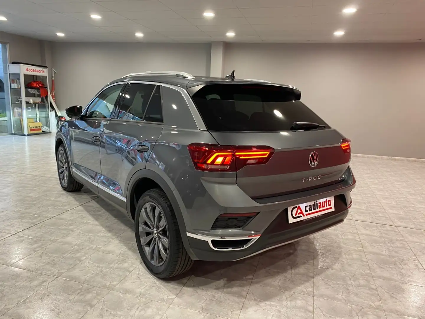 Volkswagen T-Roc 2.0 TSI Sport 4Motion DSG7 - 2
