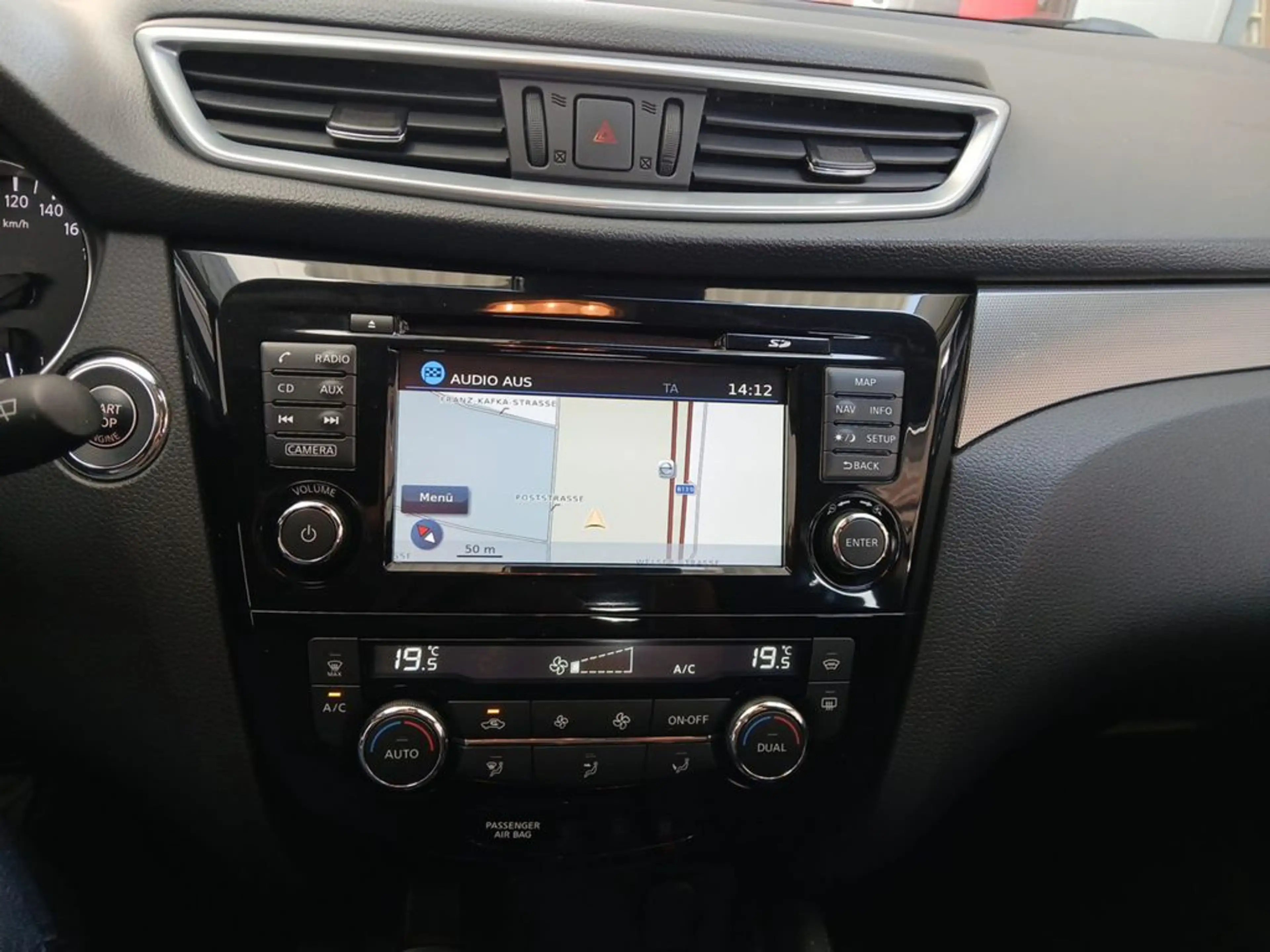 Nissan Qashqai QASHQAI N-Connecta 1.2 DIG-T 6MT 4x2 Design BF — photo 13
