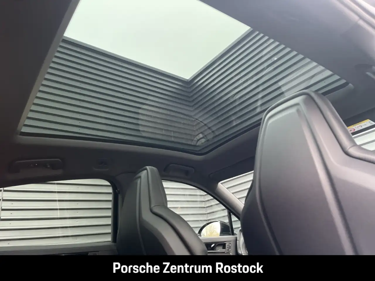 Porsche Cayenne Coupe Black Edition InnoDrive Head-Up 16