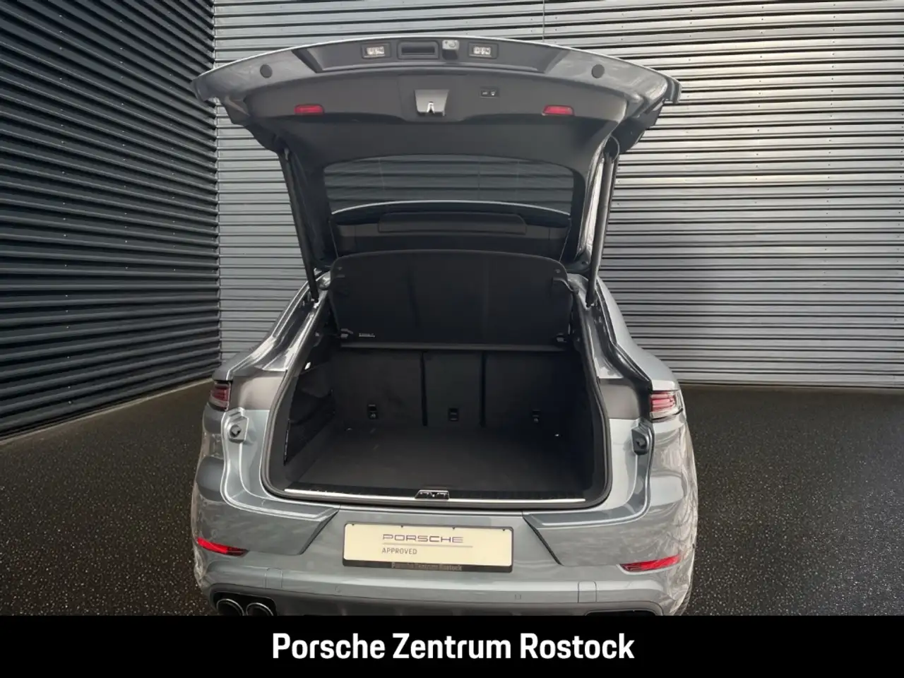 Porsche Cayenne Coupe Black Edition InnoDrive Head-Up 12