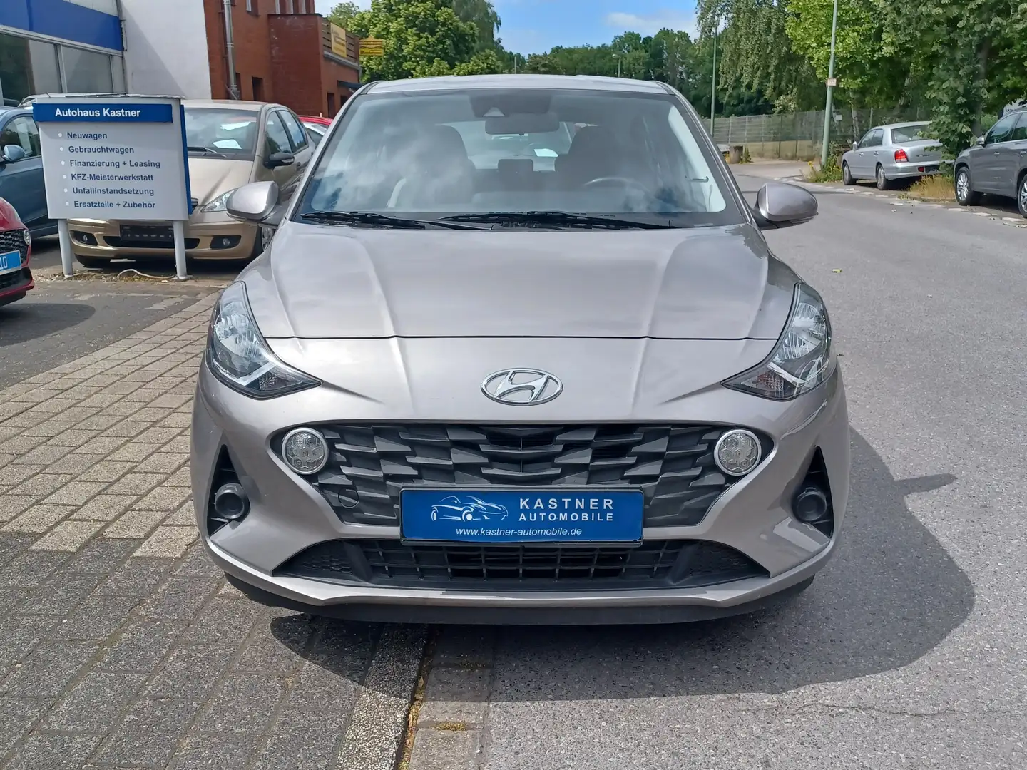 Hyundai i10 Trend Automatik AndroidAut AppleCP Sitzheizg Grigio - 2