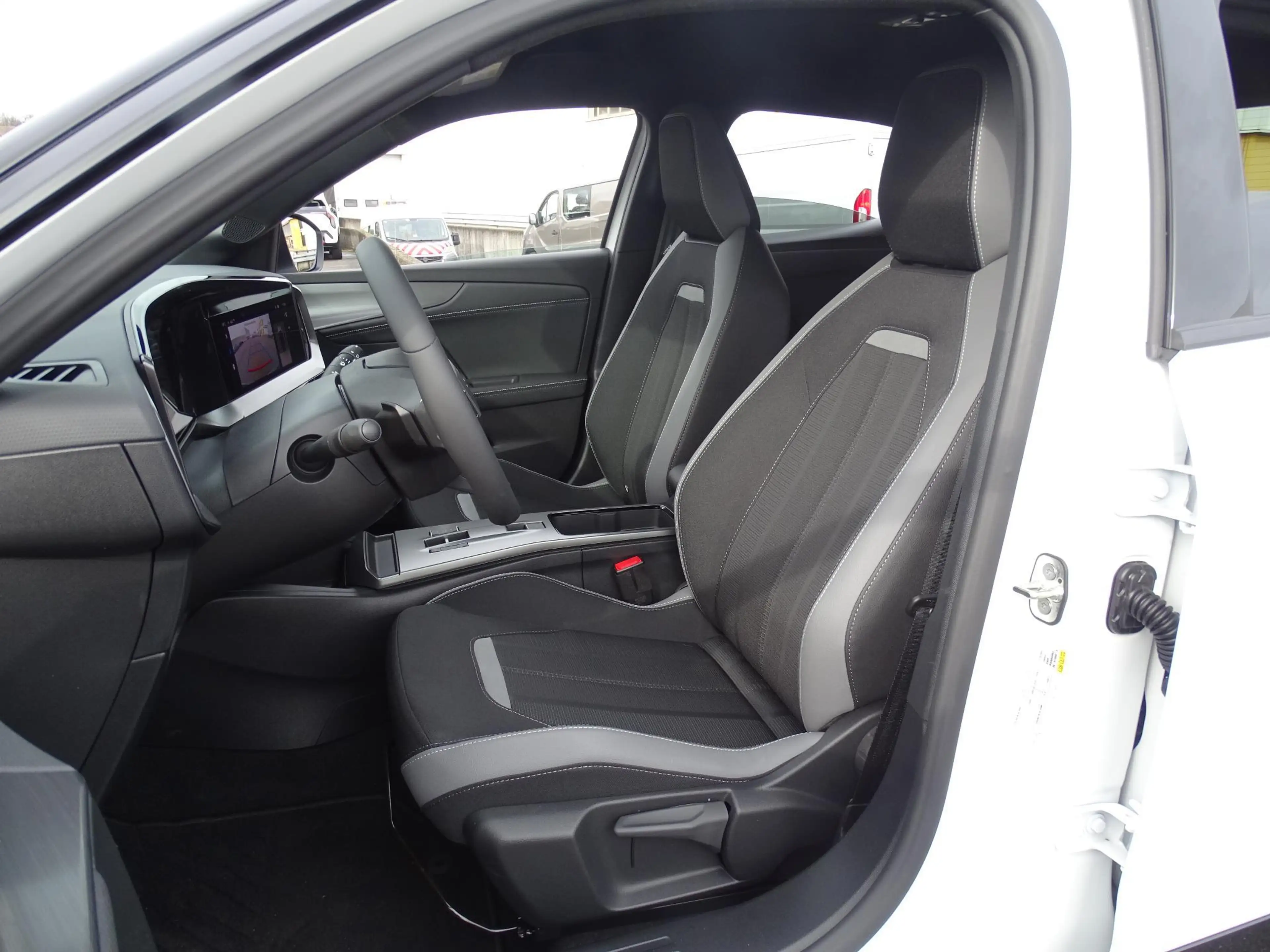 Opel Mokka 1.2T GS Automaat — photo 11