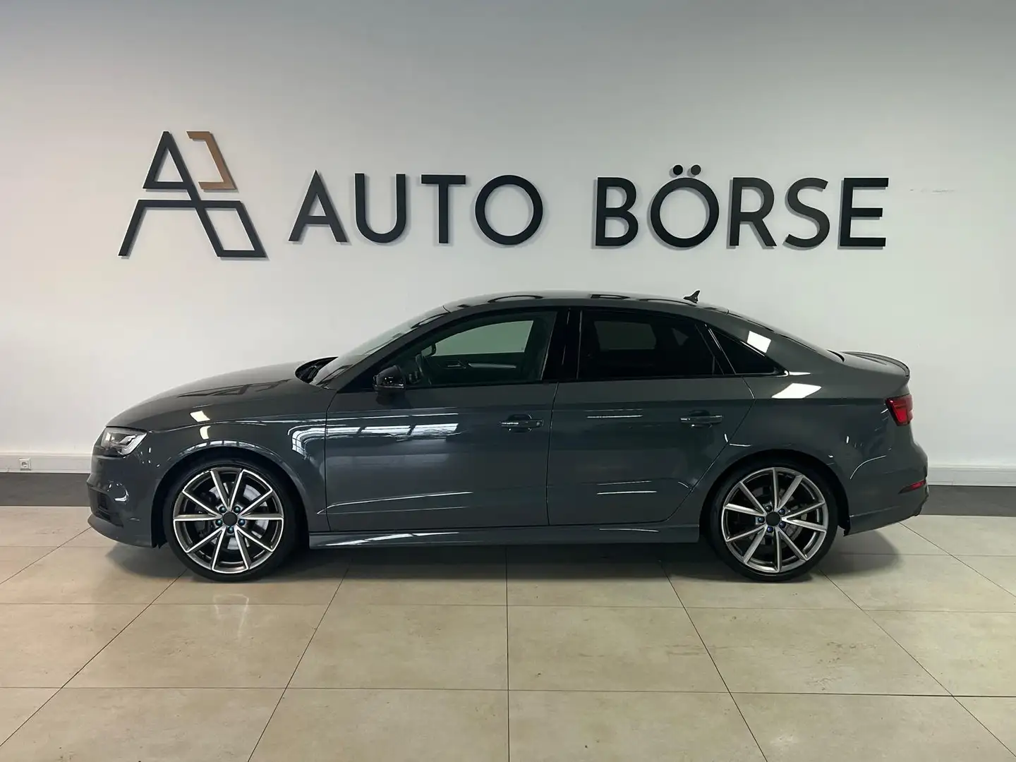 Audi S3 Lim qu NAVI*LEDER*VIRT*BANG & OLUFSEN*MATRIX Grijs - 2