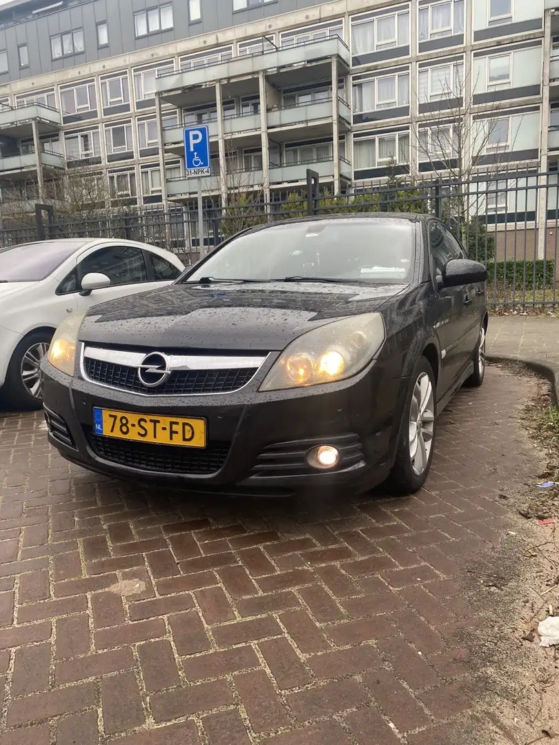 Opel Vectra 1.8-16V Executive Чёрный - 1