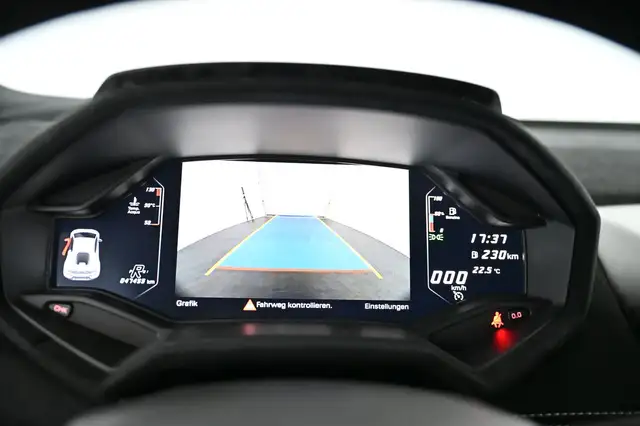 Lamborghini Huracan view 29