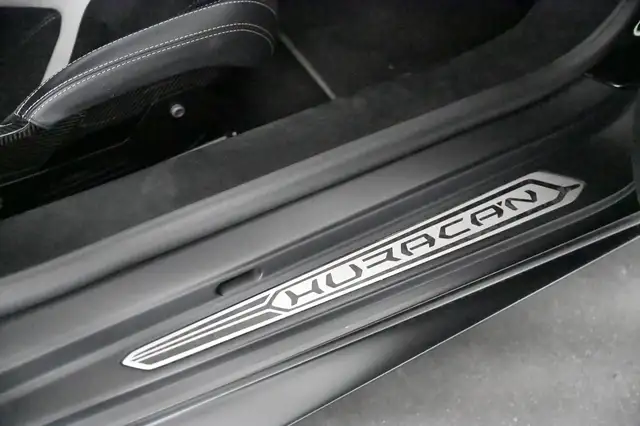 Lamborghini Huracan view 21