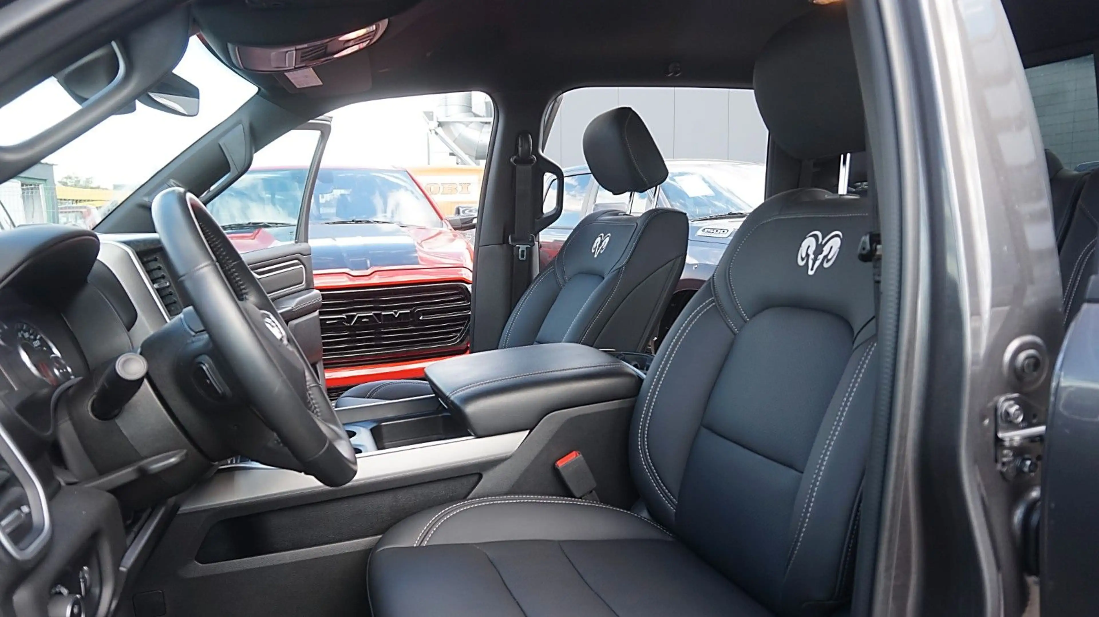 Dodge RAM 1500 HEMI 5.7l Crew-Cab*4x4*Navi*Alu20*AHK — photo 11