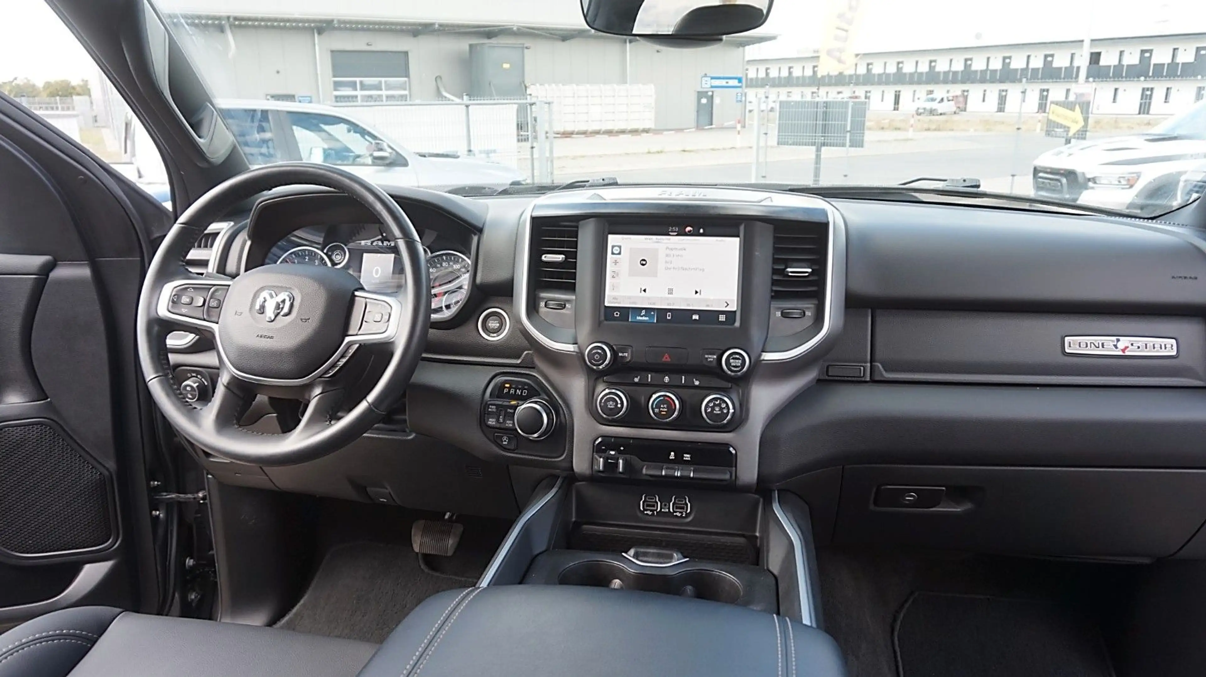 Dodge RAM 1500 HEMI 5.7l Crew-Cab*4x4*Navi*Alu20*AHK — photo 9