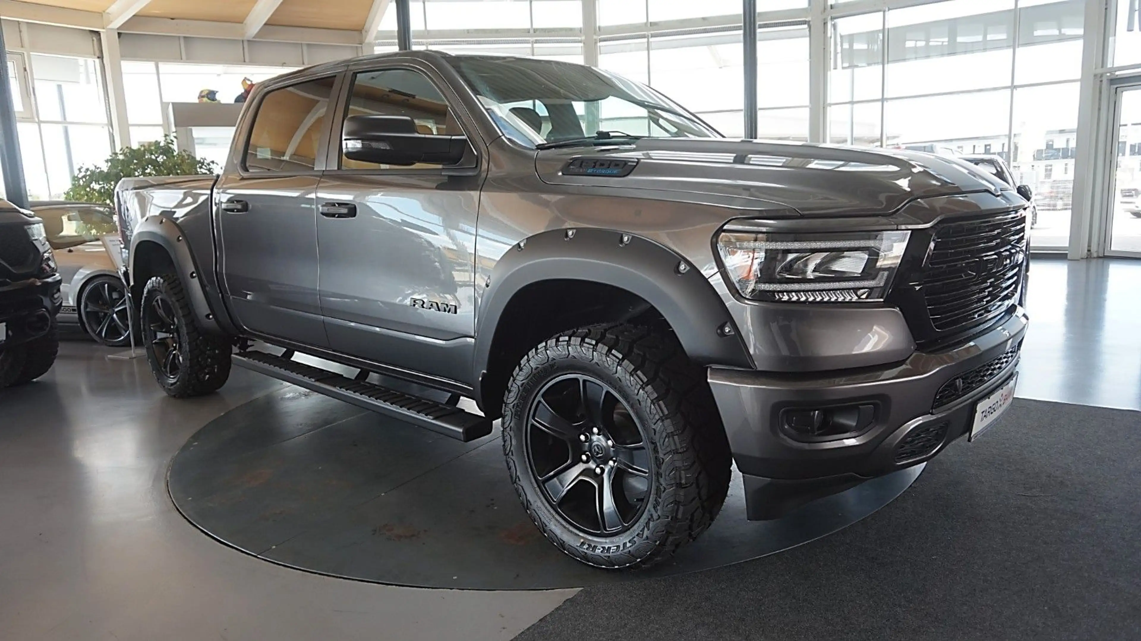 Dodge RAM 1500 HEMI 5.7l Crew-Cab*4x4*Navi*Alu20*AHK — photo 7