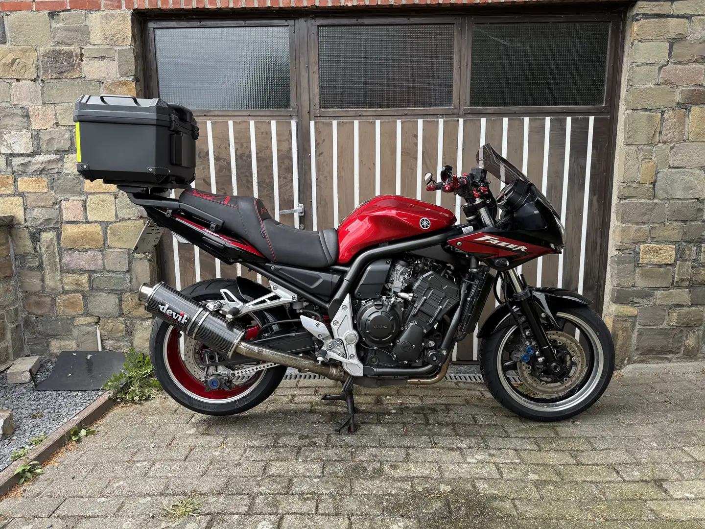 Yamaha FZS 1000 Fazer Rouge - 1