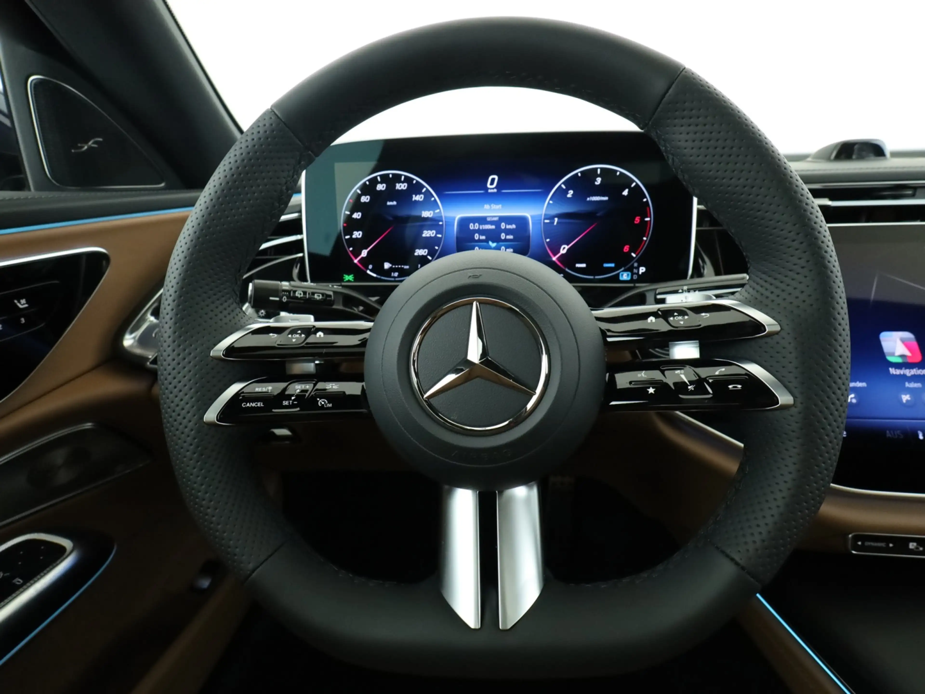 Mercedes-Benz E 450 d 4MATIC T-Modell 360 4xSHZ ACC AHK AUT LM — photo 11