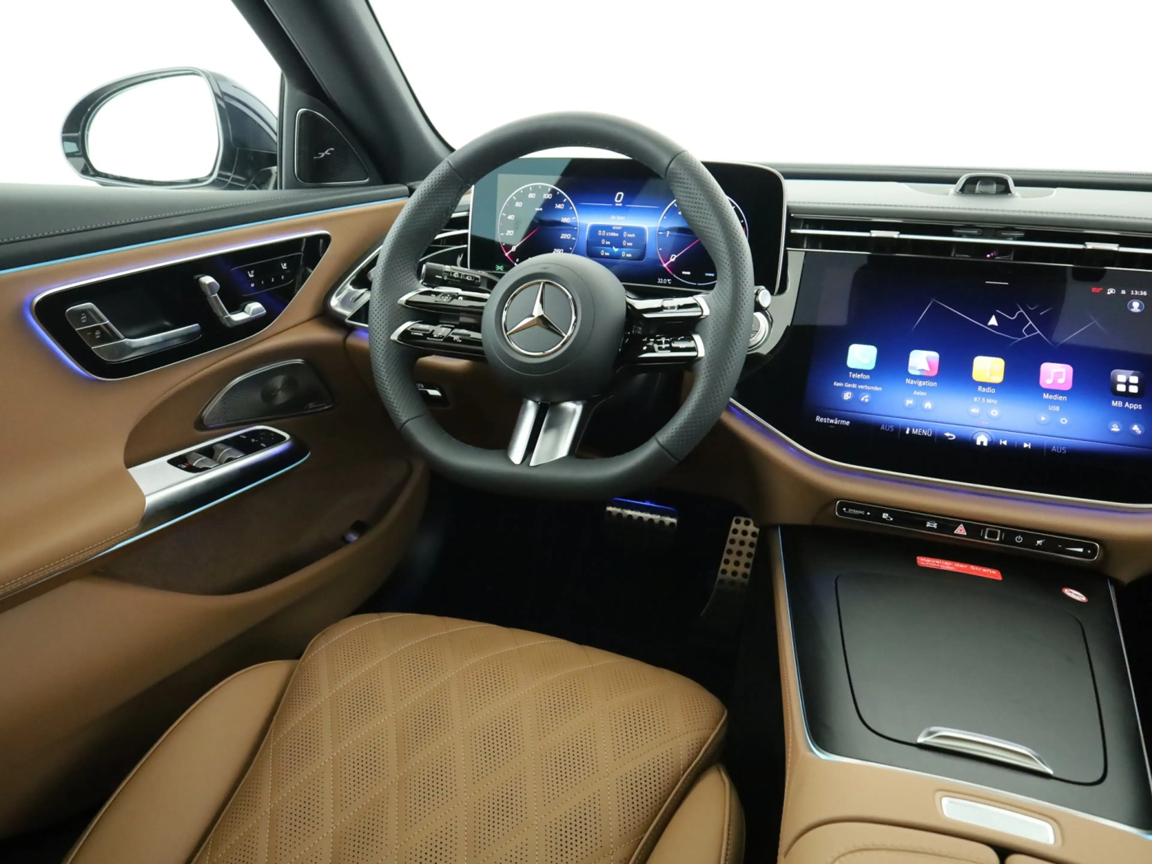 Mercedes-Benz E 450 d 4MATIC T-Modell 360 4xSHZ ACC AHK AUT LM — photo 10