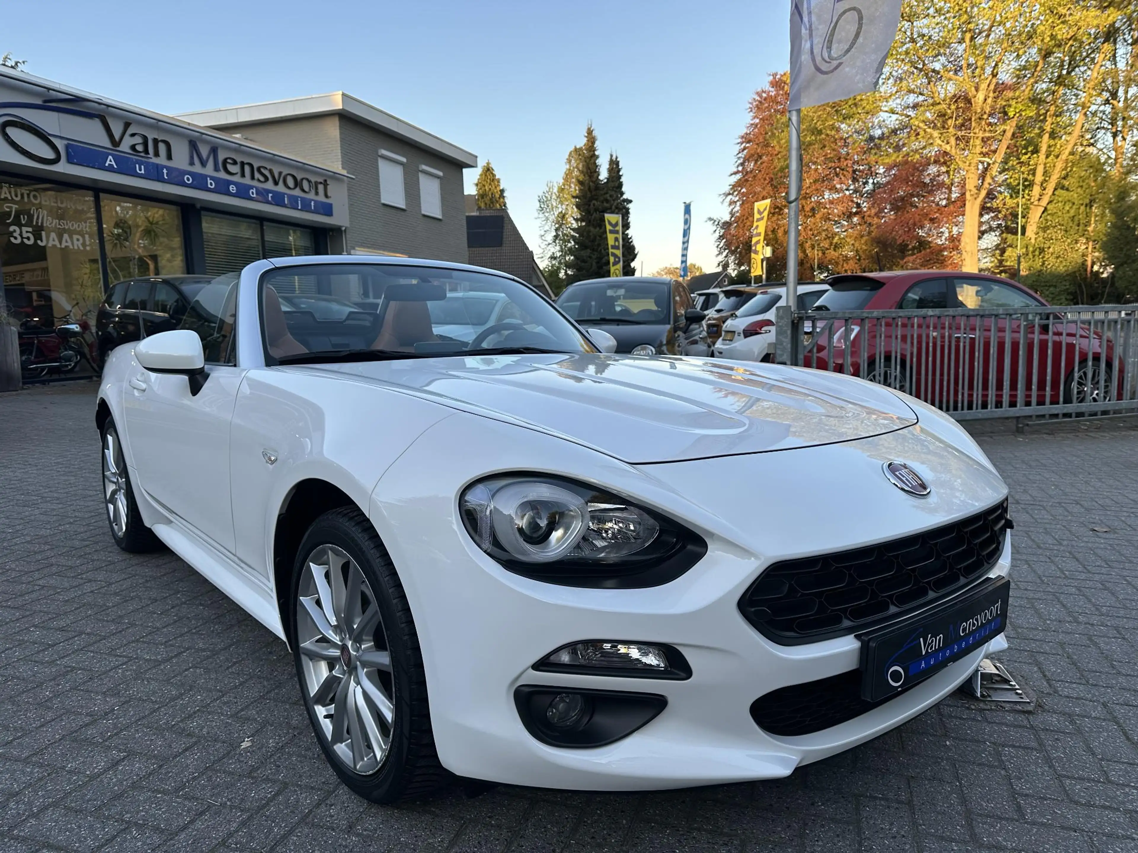 Fiat 124 Spider 1.4 MultiAir Turbo Lusso Leder|Navi|Camera|Keyless — photo 6
