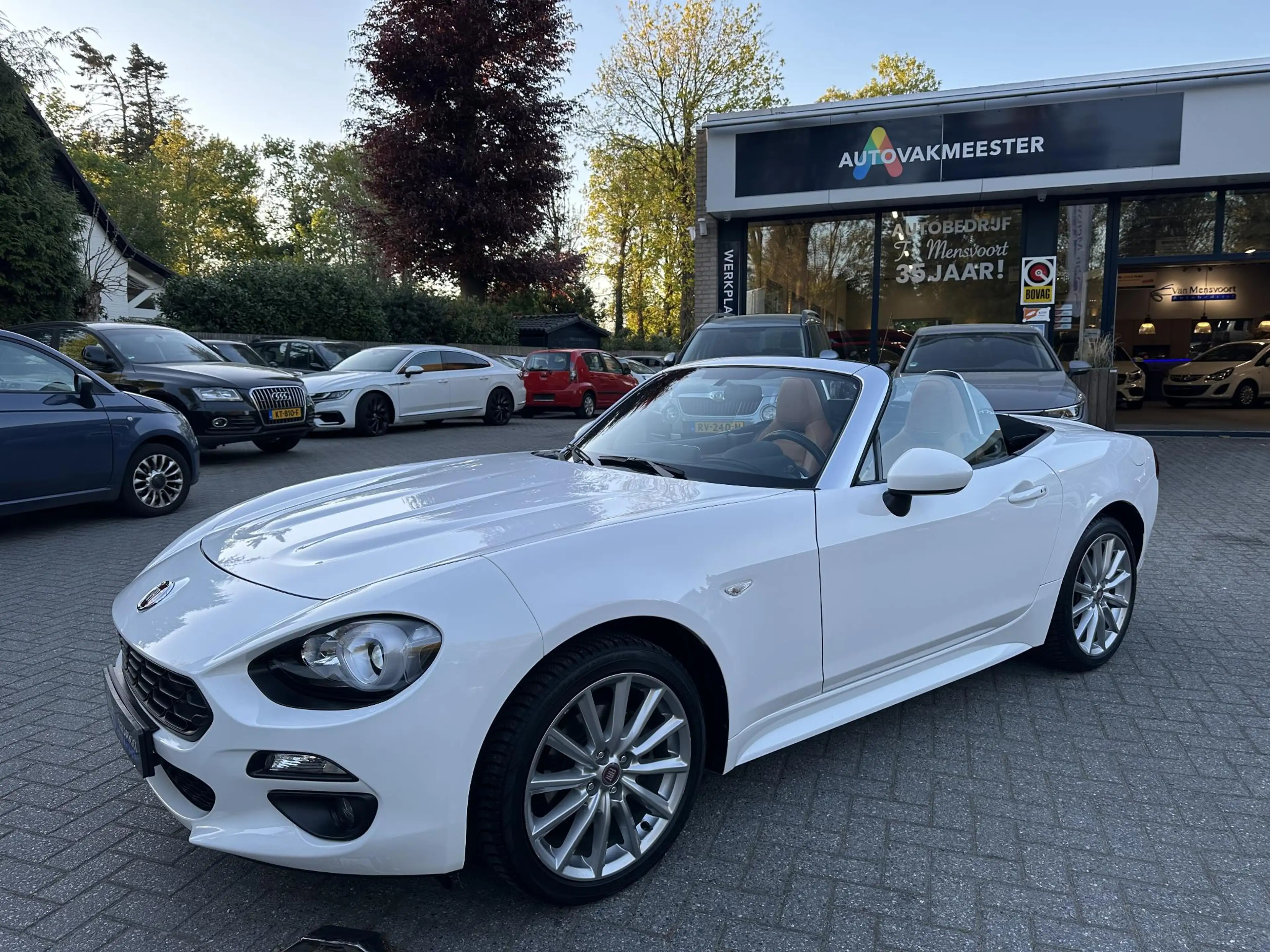 Fiat 124 Spider 1.4 MultiAir Turbo Lusso Leder|Navi|Camera|Keyless — photo 2