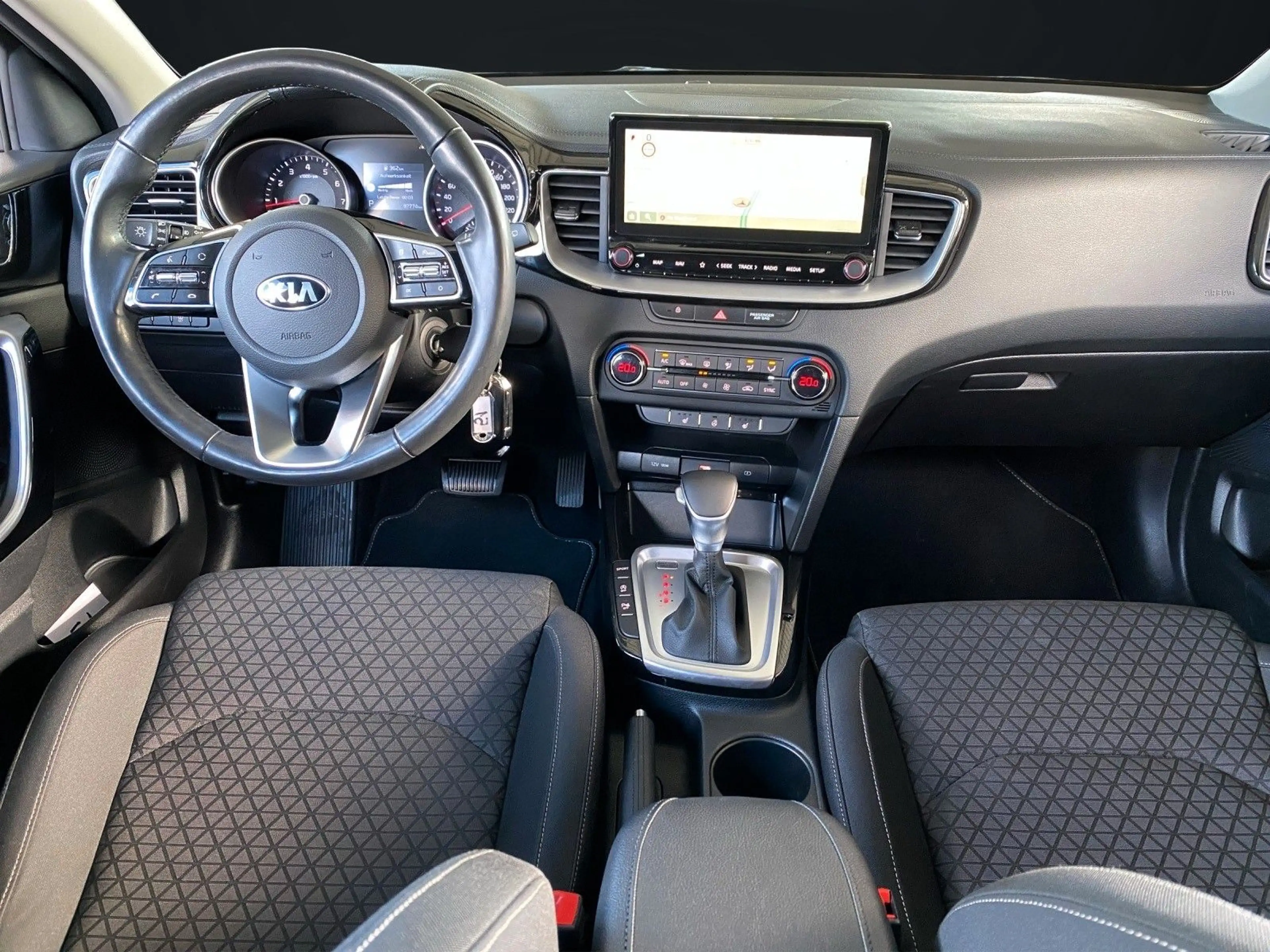 Kia Ceed / cee'd 1,4 VISION NAVI-KAMERA-AUTOMATIK — photo 9