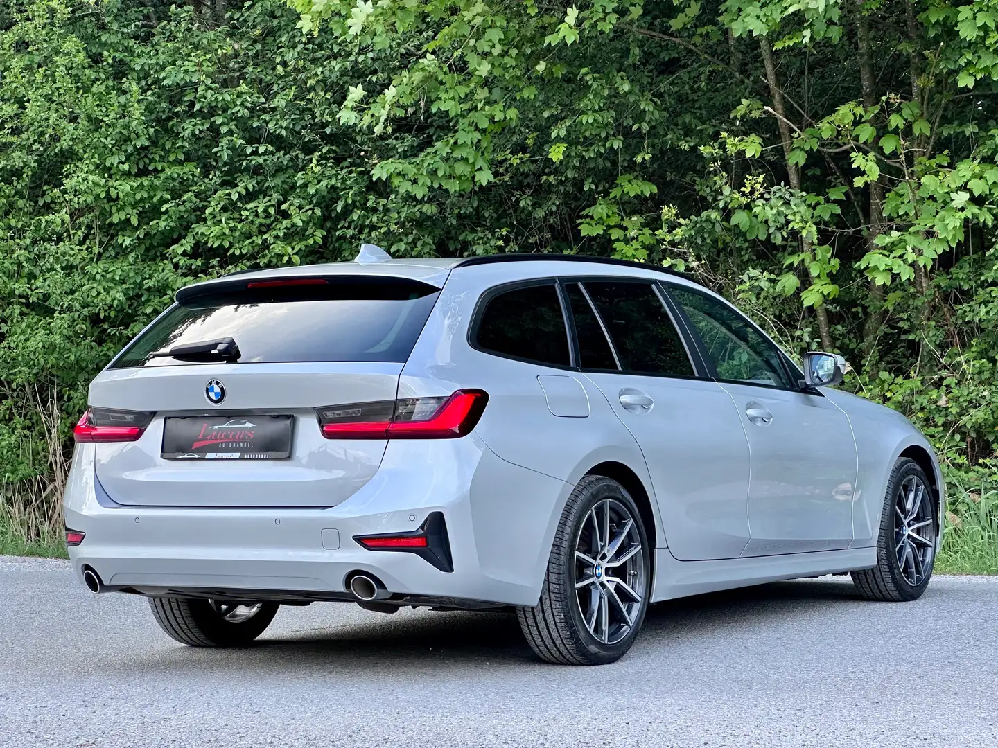 BMW 316 316d Touring Aut. ACC*HARMAN/KARDON*1 BESITZ* Silber - 2