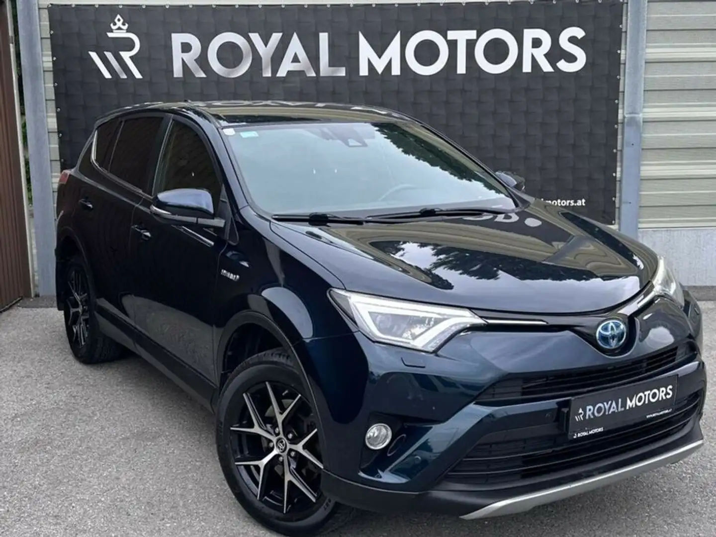 Toyota RAV 4 Active Hybrid Schwarz - 1