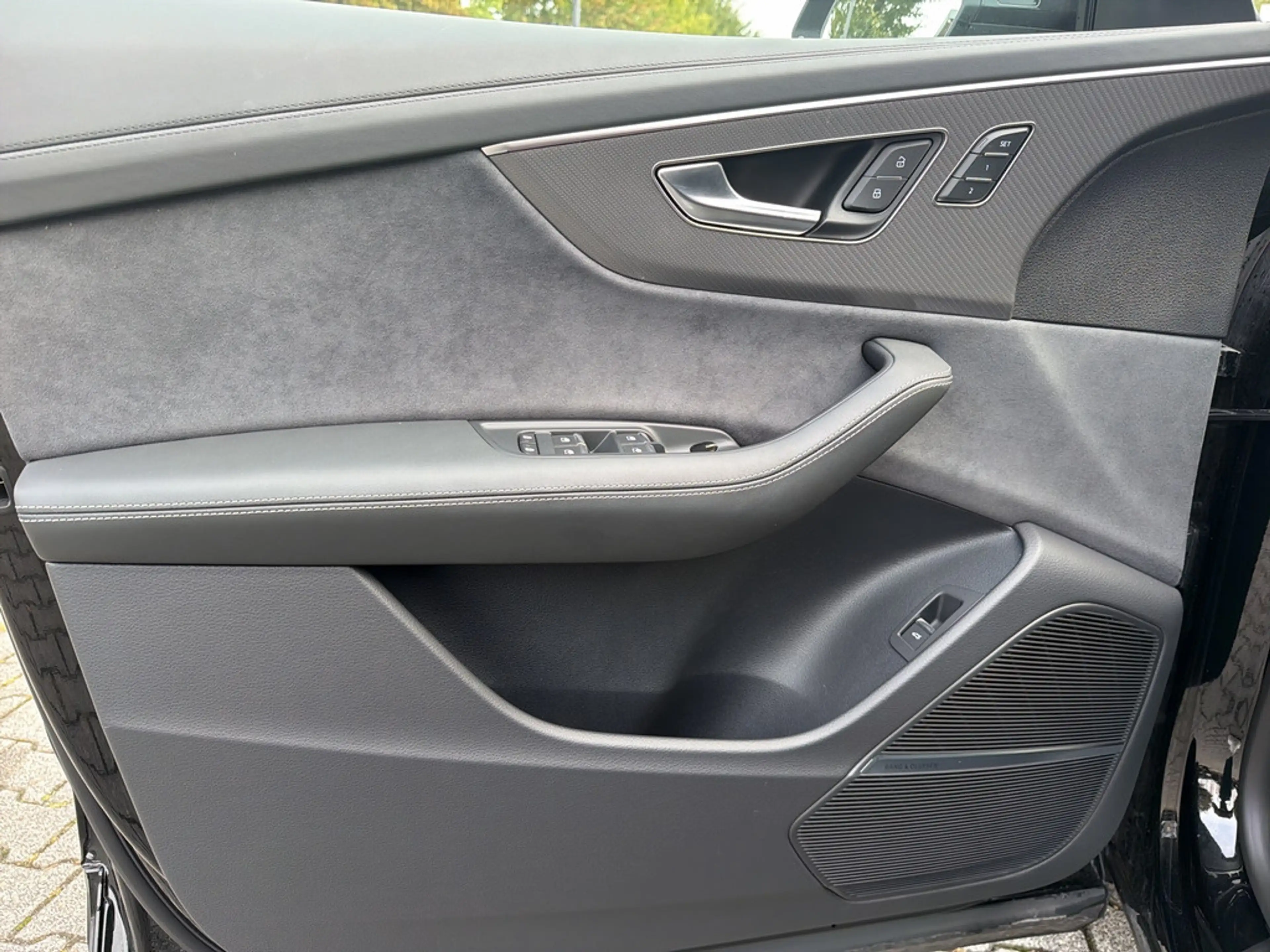 Audi RS Q8 — photo 15