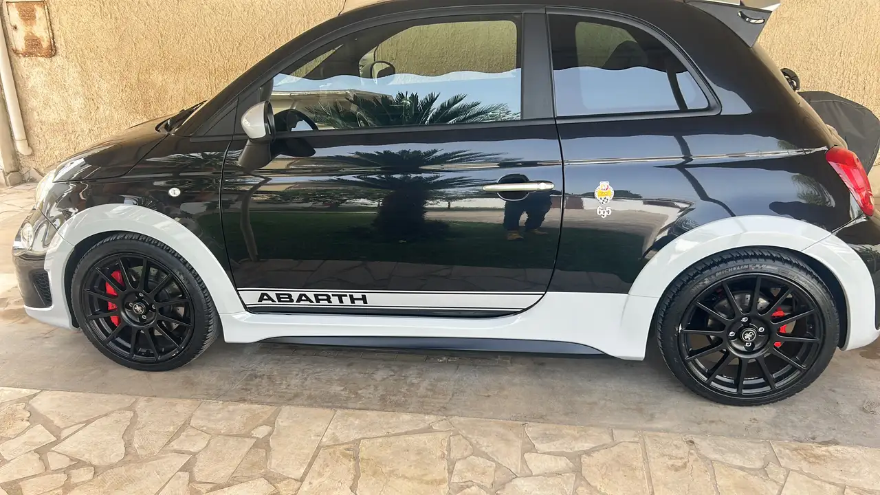 Abarth 695 2021