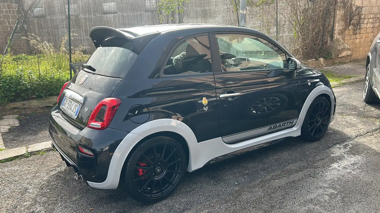 Abarth 695 2021