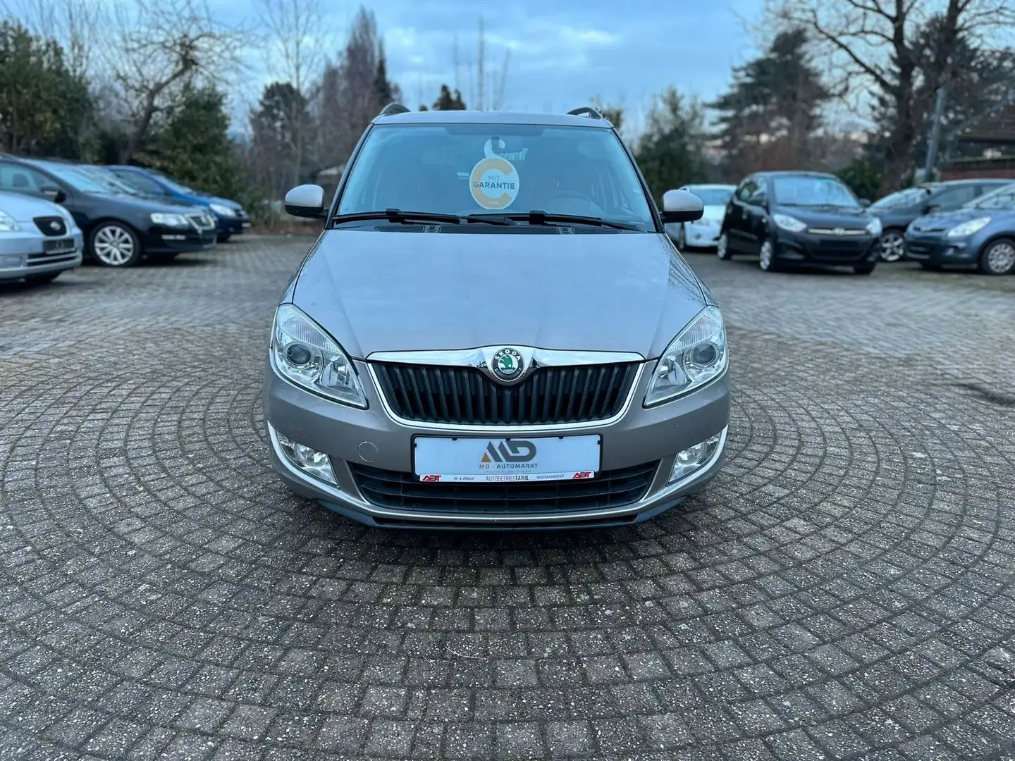 Skoda Fabia TÜV Neu, Garantie, 2.Hand Beige - 1