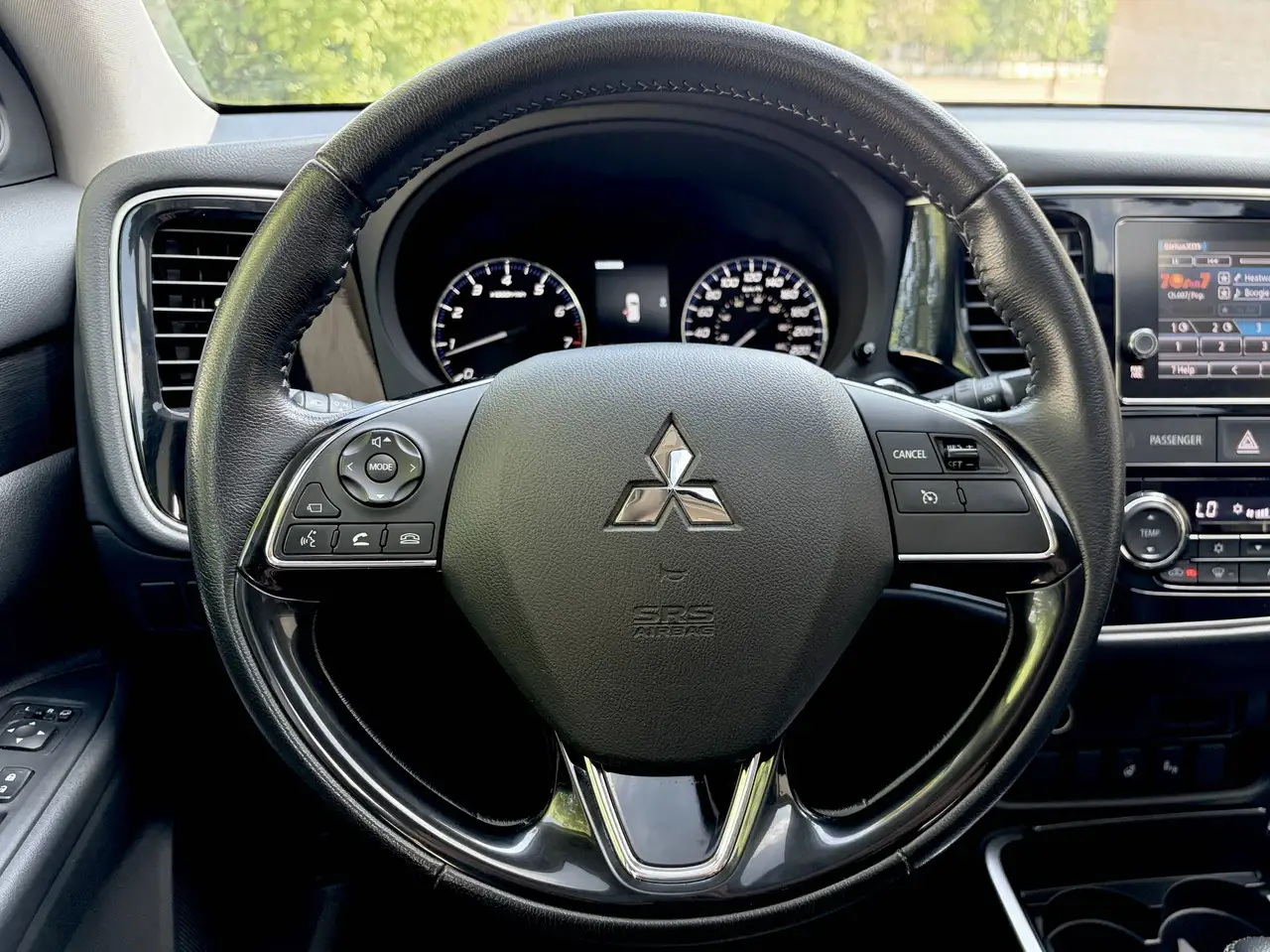 Mitsubishi Outlander снимка Mitsubishi Outlander