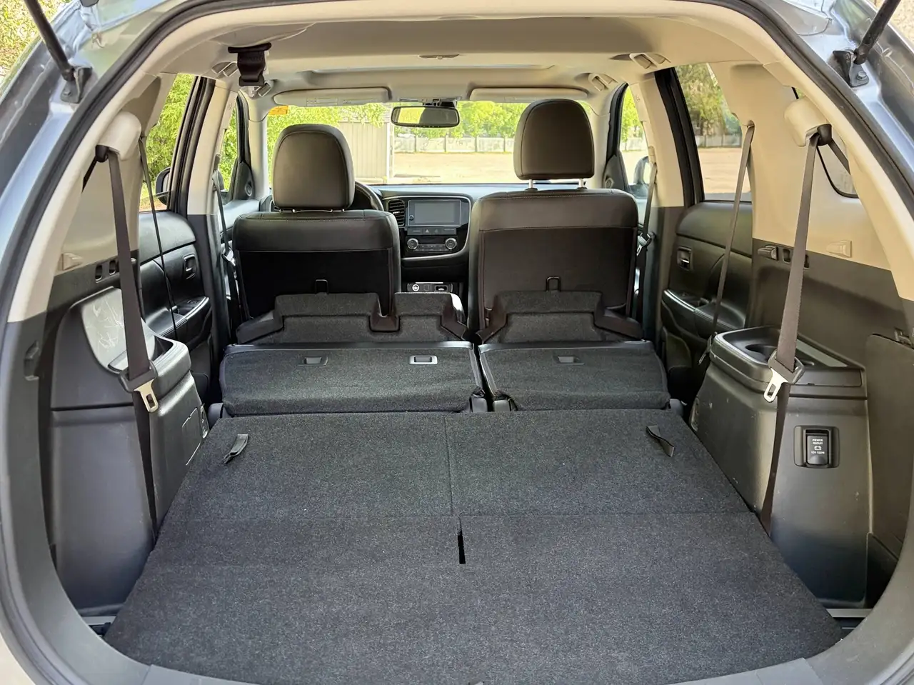 Mitsubishi Outlander снимка Mitsubishi Outlander