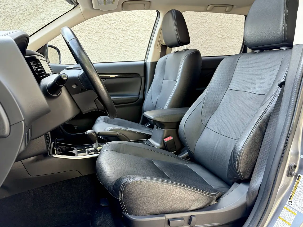 Mitsubishi Outlander снимка Mitsubishi Outlander