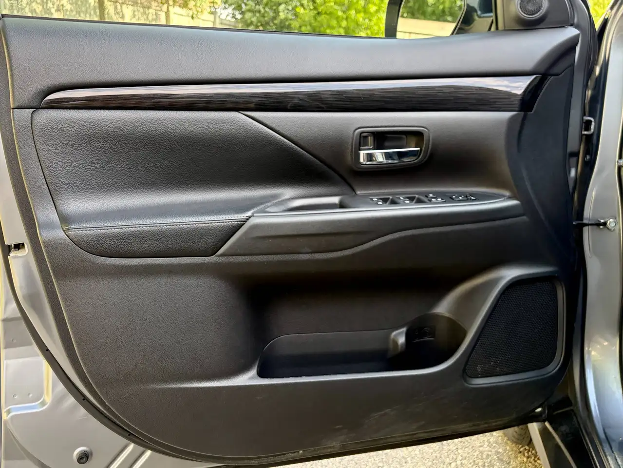 Mitsubishi Outlander снимка Mitsubishi Outlander