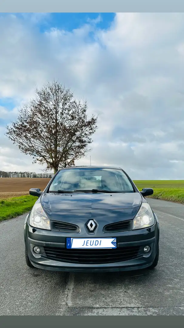 Renault Clio - 1