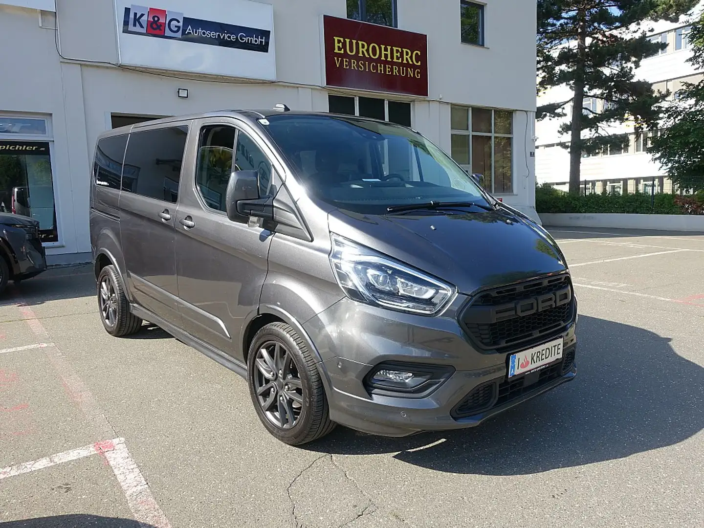 Ford Transit Custom Variobus 2,0 TDCI L1H1 320 Sport Aut. Grigio - 2