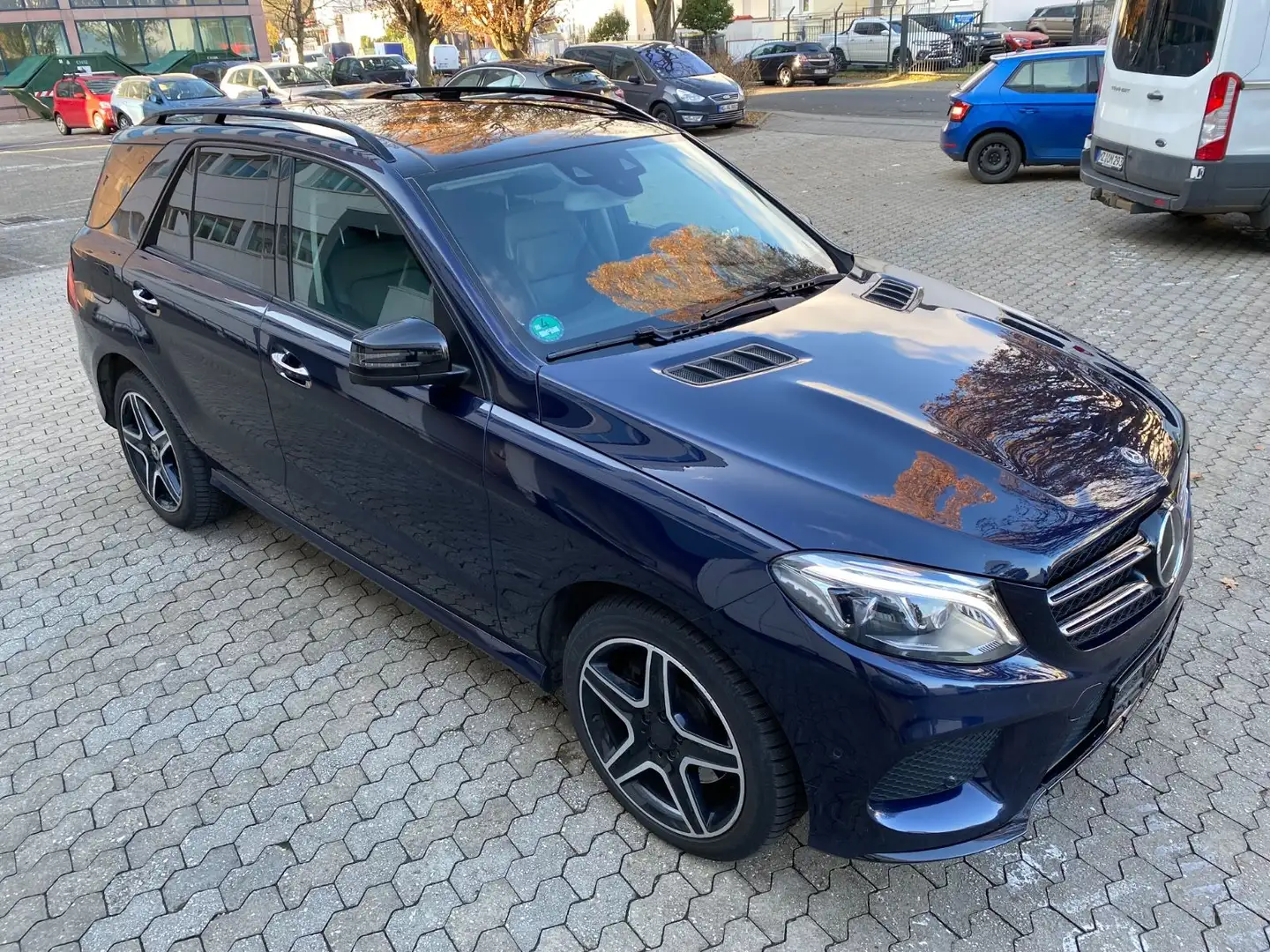 Mercedes-Benz GLE 350 d 4MATIC AMG/Panorama/Massage/ACC/AHK Blau - 2