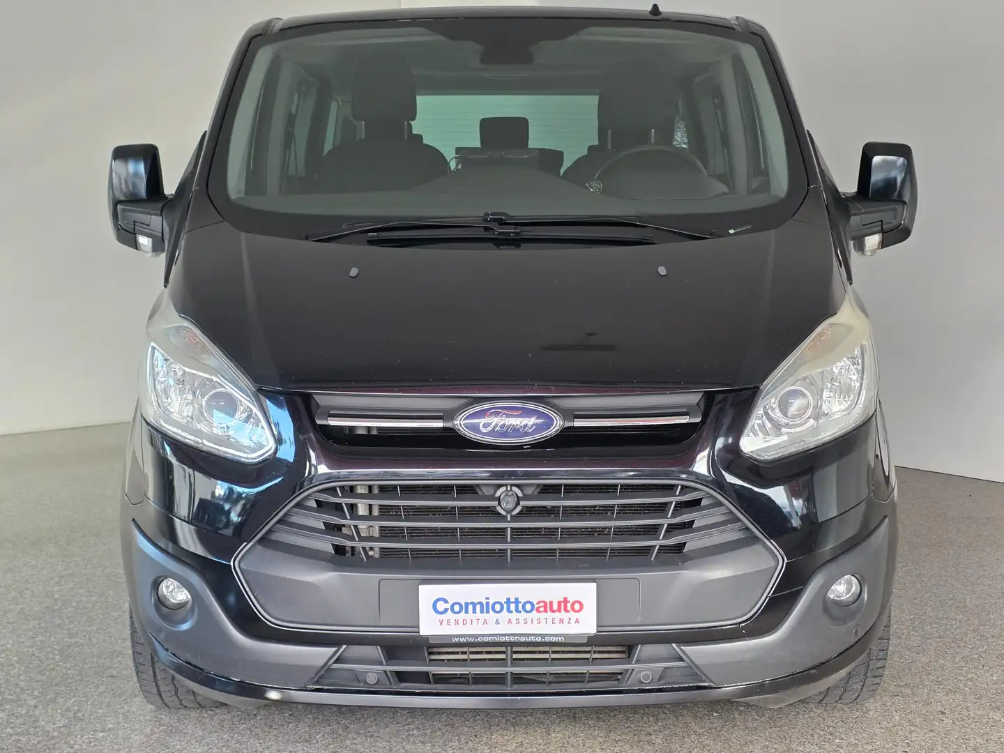 Ford Tourneo Custom 300 2.2 TDCi 155CV PC Titanium - con Gancio Traino Schwarz - 2
