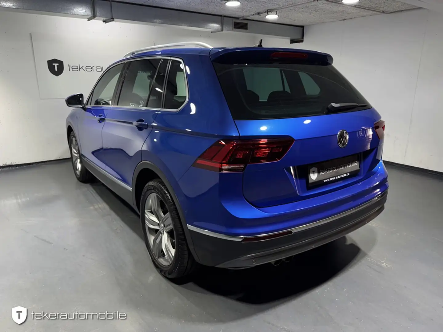 Volkswagen Tiguan 2.0 TSI Highline 4Motion *CarPlay*Pano* Blau - 2