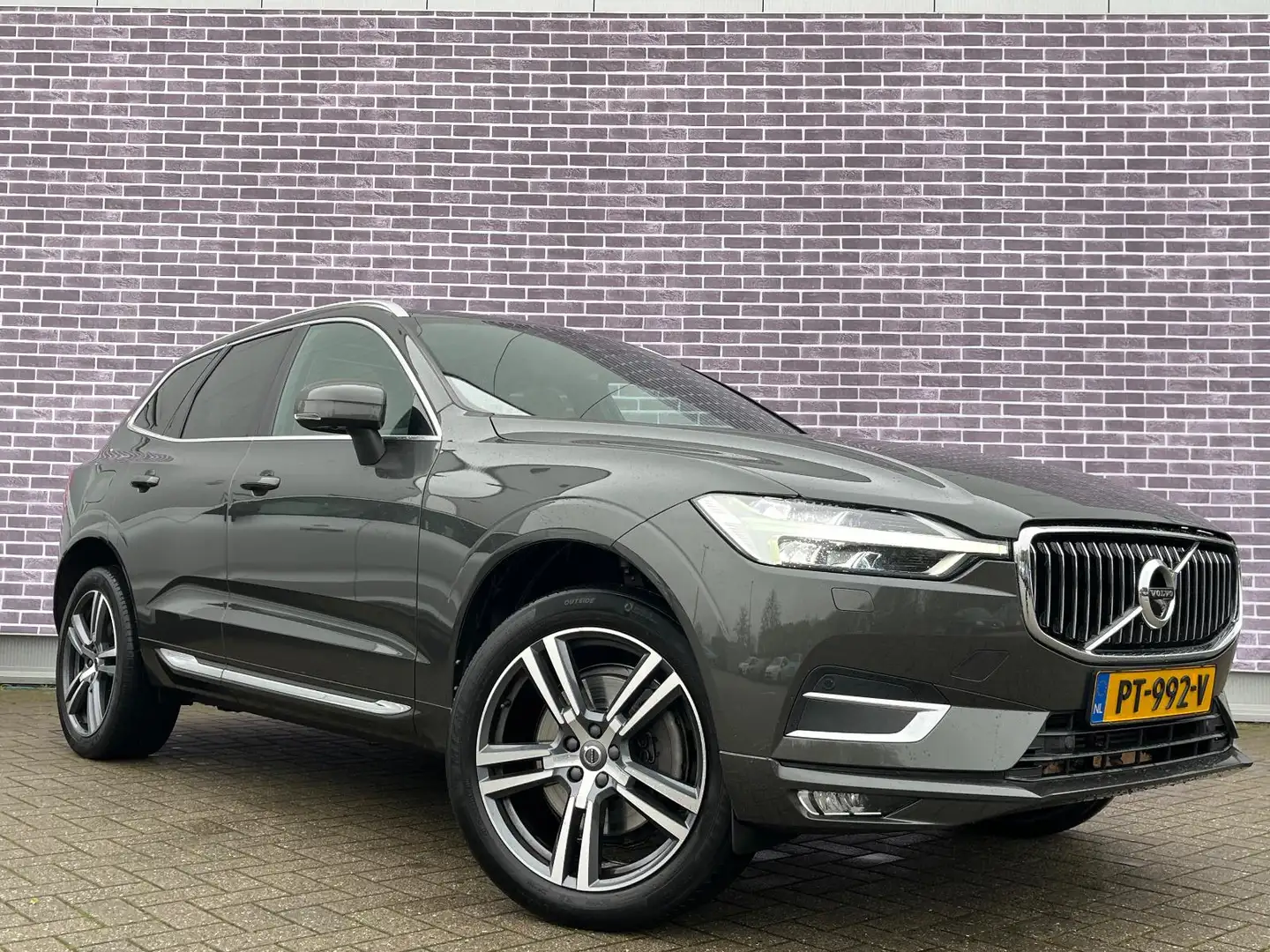 Volvo XC60 2.0 T5 AWD Inscription | Luchtvering | Adaptieve C Gris - 2