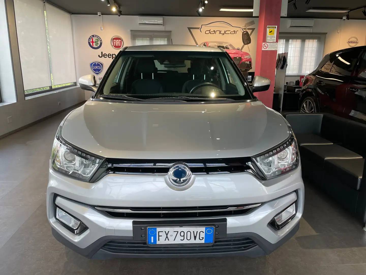 SsangYong Tivoli Tivoli 1.6d Juice awd auto Grigio - 2