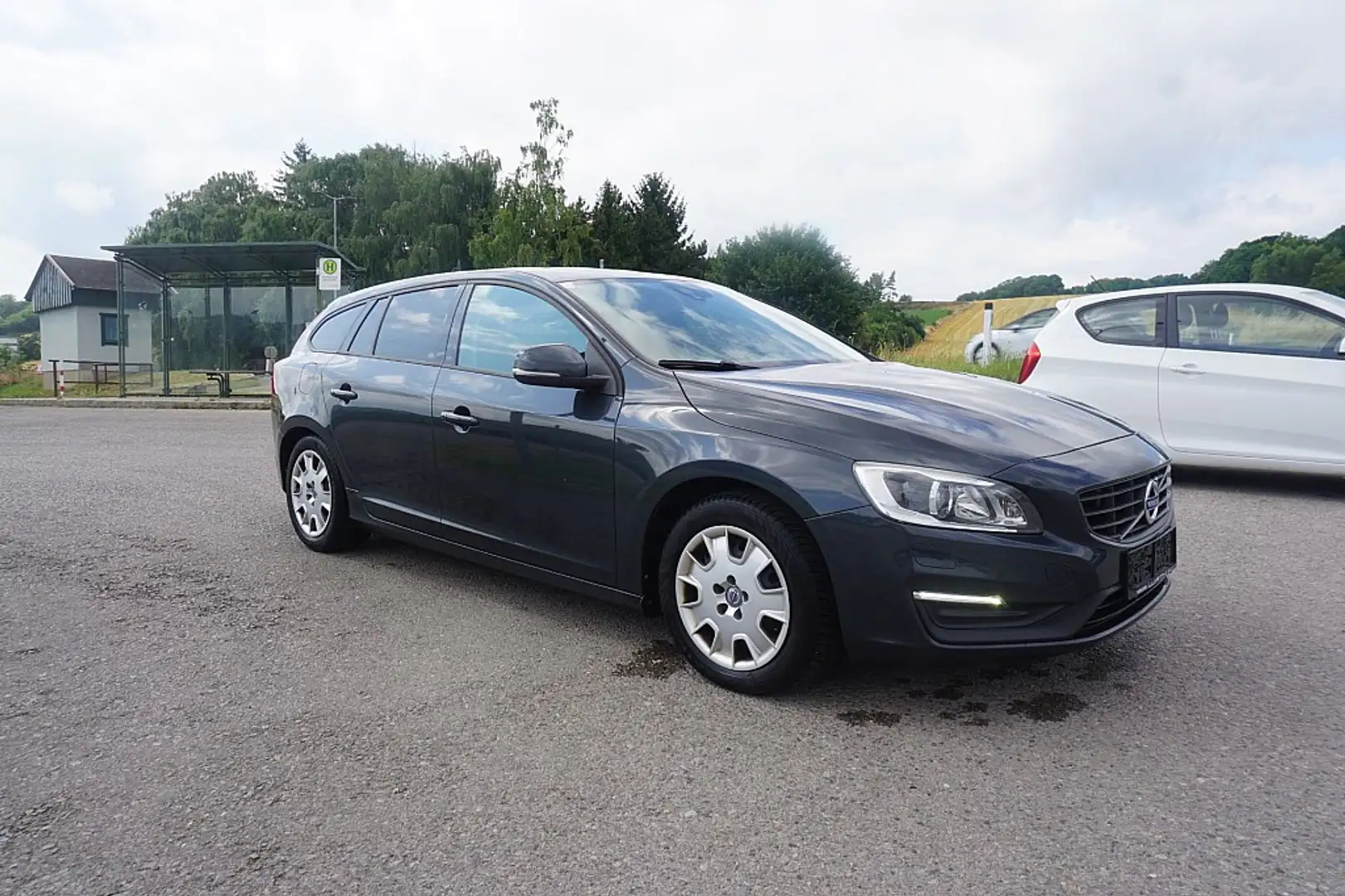 Volvo V60 D3 Kinetic Blau - 2