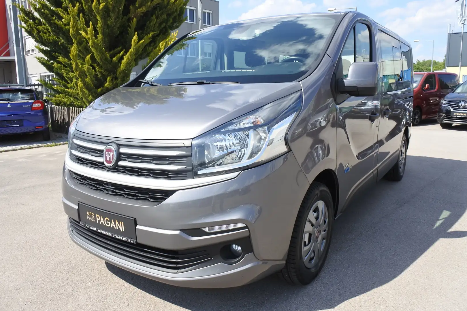 Fiat Talento Kombi 3,0t 2,0 EcoJet 120/NAVI/AHK/8SITZE Grau - 2