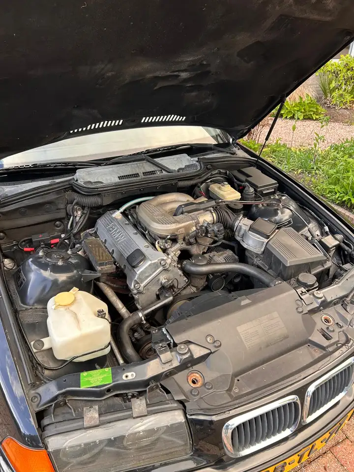 BMW 318i Executive, foto 11