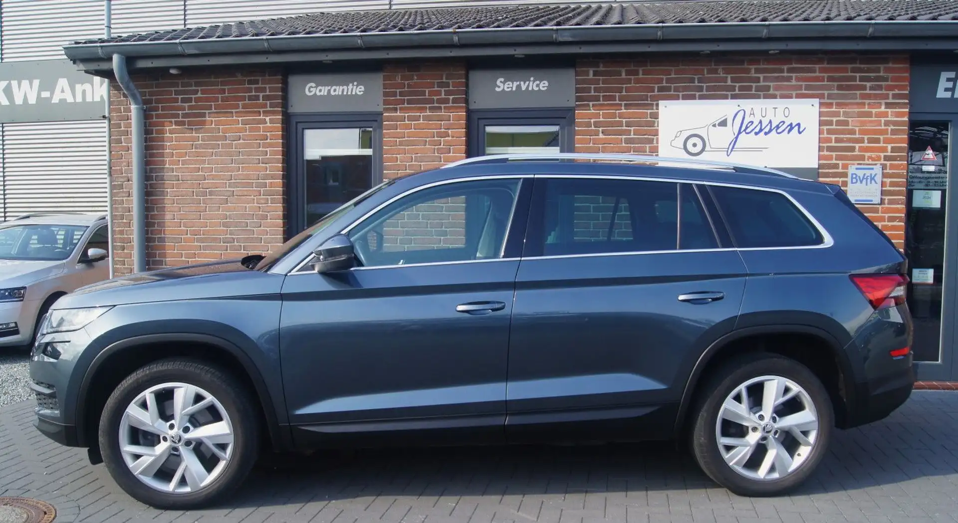 Skoda Kodiaq 2.0tdi Style 4x4 DSG Ahk./Pano/Navi/7-Sit Grau - 2