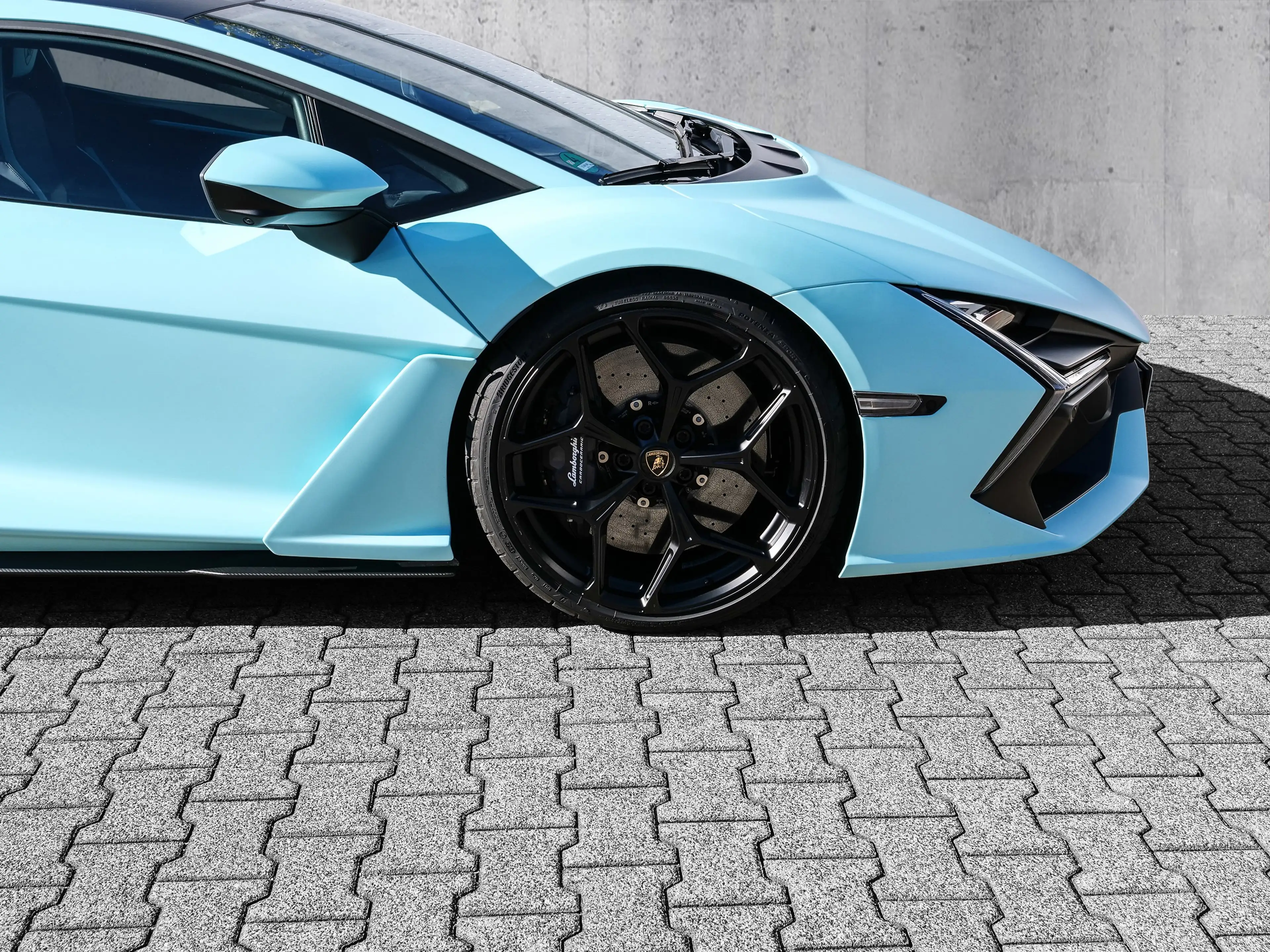 Lamborghini Revuelto Celeste Fedra, Passenger Display — photo 9