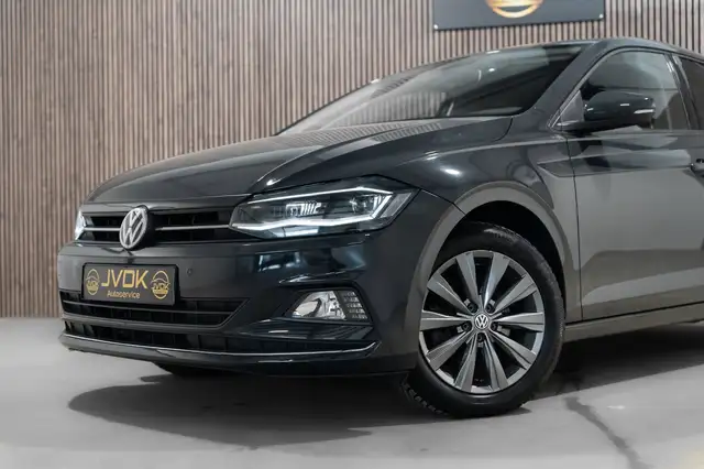 Volkswagen Polo view 2