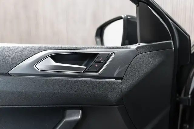 Volkswagen Polo view 14