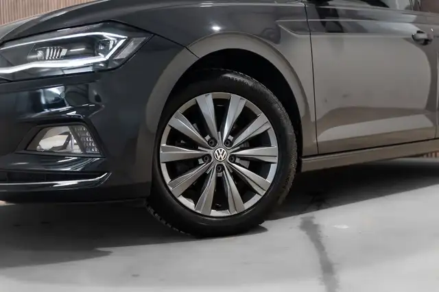 Volkswagen Polo view 3
